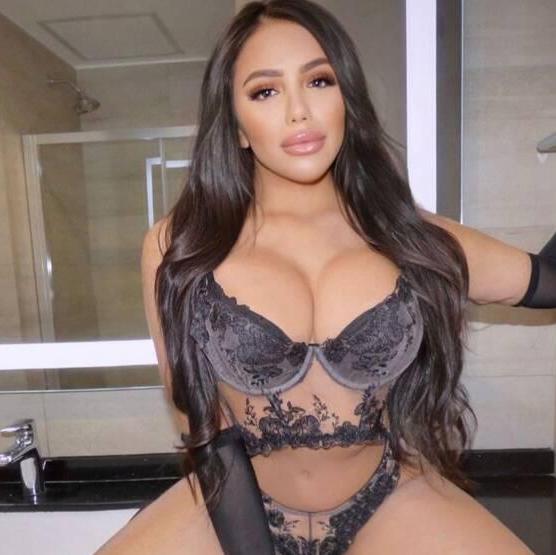 
                        Mia
                     is Female Escorts. | Toronto | Ontario | Canada | canadatopescorts.com 