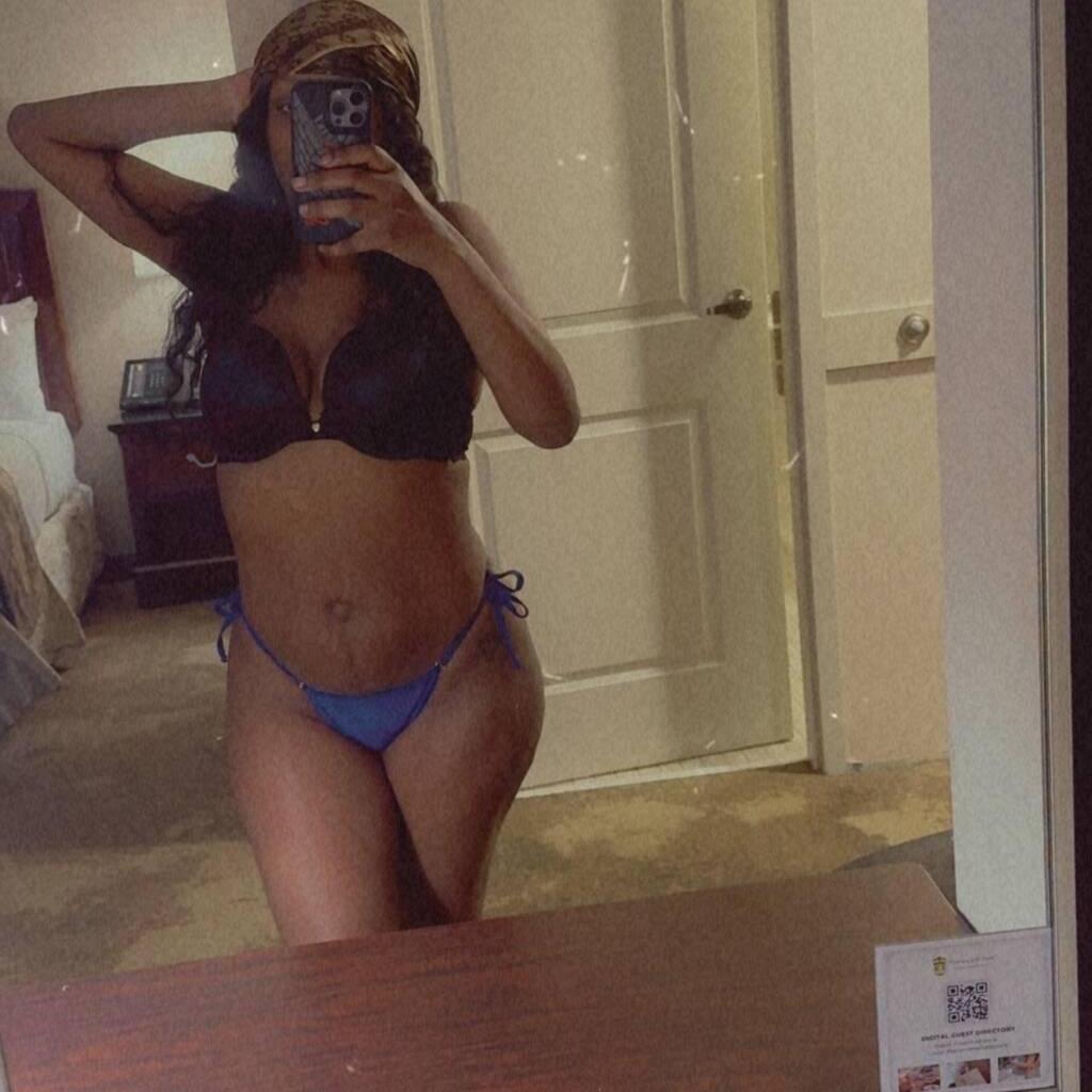 
                        Mercedes
                     is Female Escorts. | Hamilton | Ontario | Canada | canadatopescorts.com 