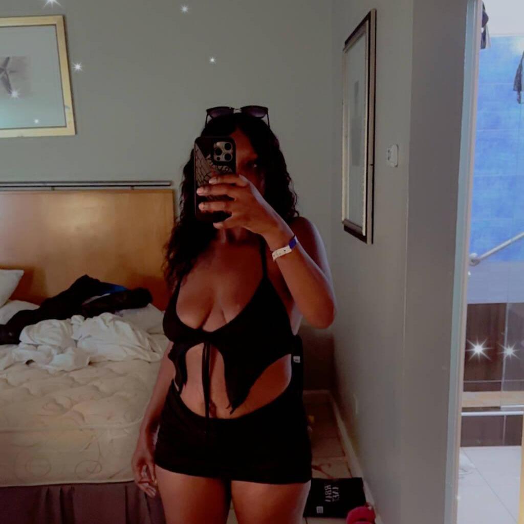 
                        Mercedes
                     is Female Escorts. | Hamilton | Ontario | Canada | canadatopescorts.com 