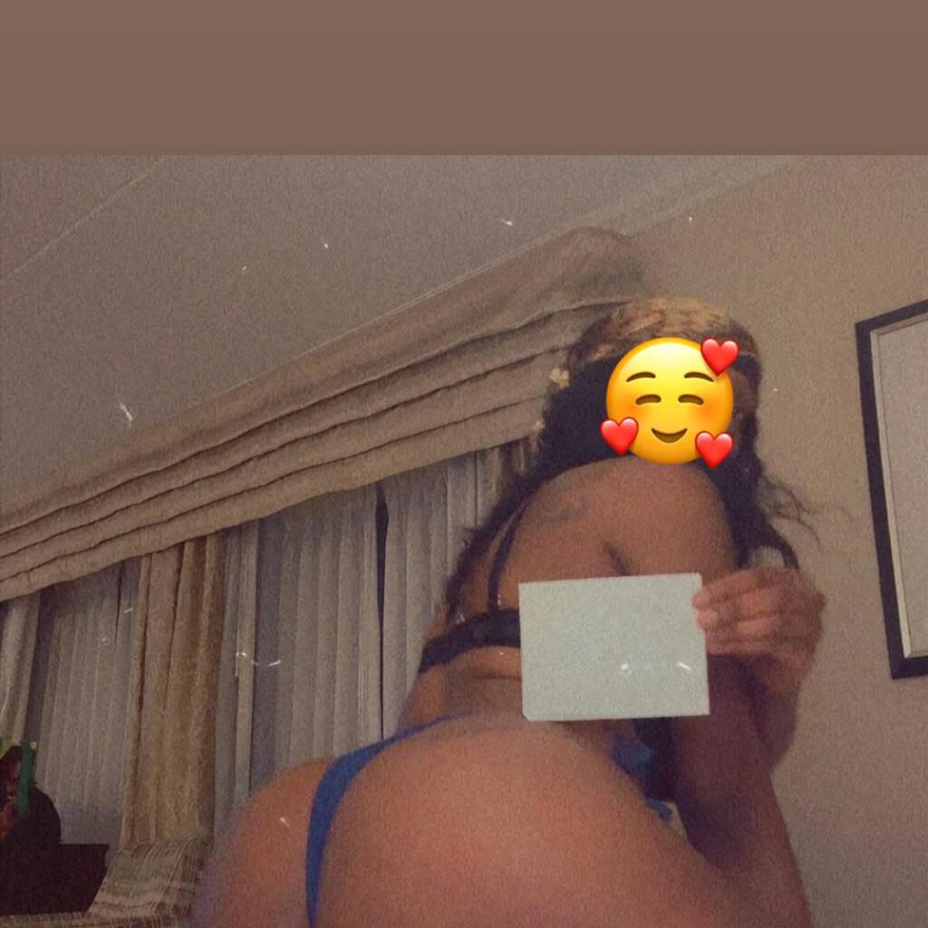 
                        Mercedes
                     is Female Escorts. | Hamilton | Ontario | Canada | canadatopescorts.com 