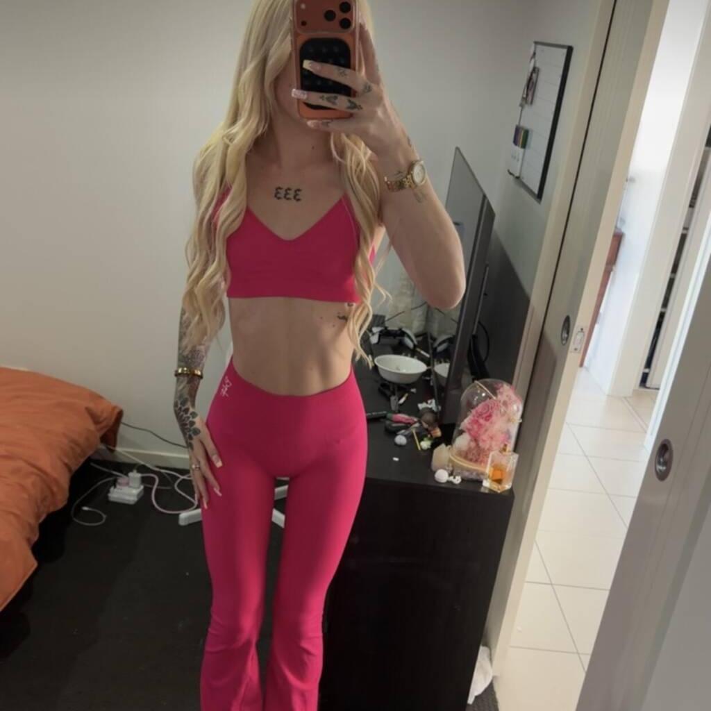 
                        Summer
                     is Female Escorts. | Comox Balley | British Columbia | Canada | canadatopescorts.com 