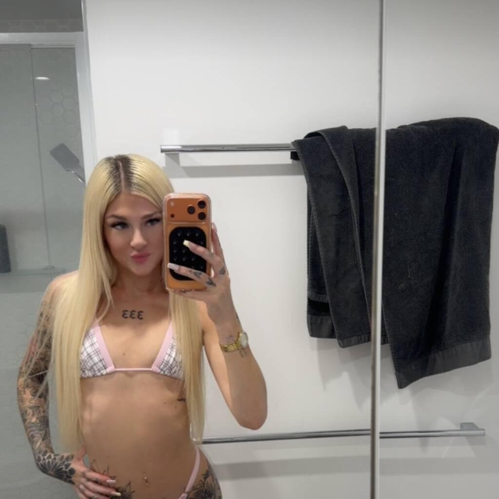 
                        Summer
                     is Female Escorts. | Comox Balley | British Columbia | Canada | canadatopescorts.com 