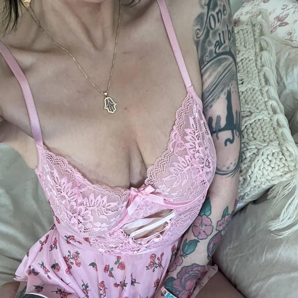 
                        Cherry Berry
                     is Female Escorts. | Calgary | Alberta | Canada | canadatopescorts.com 