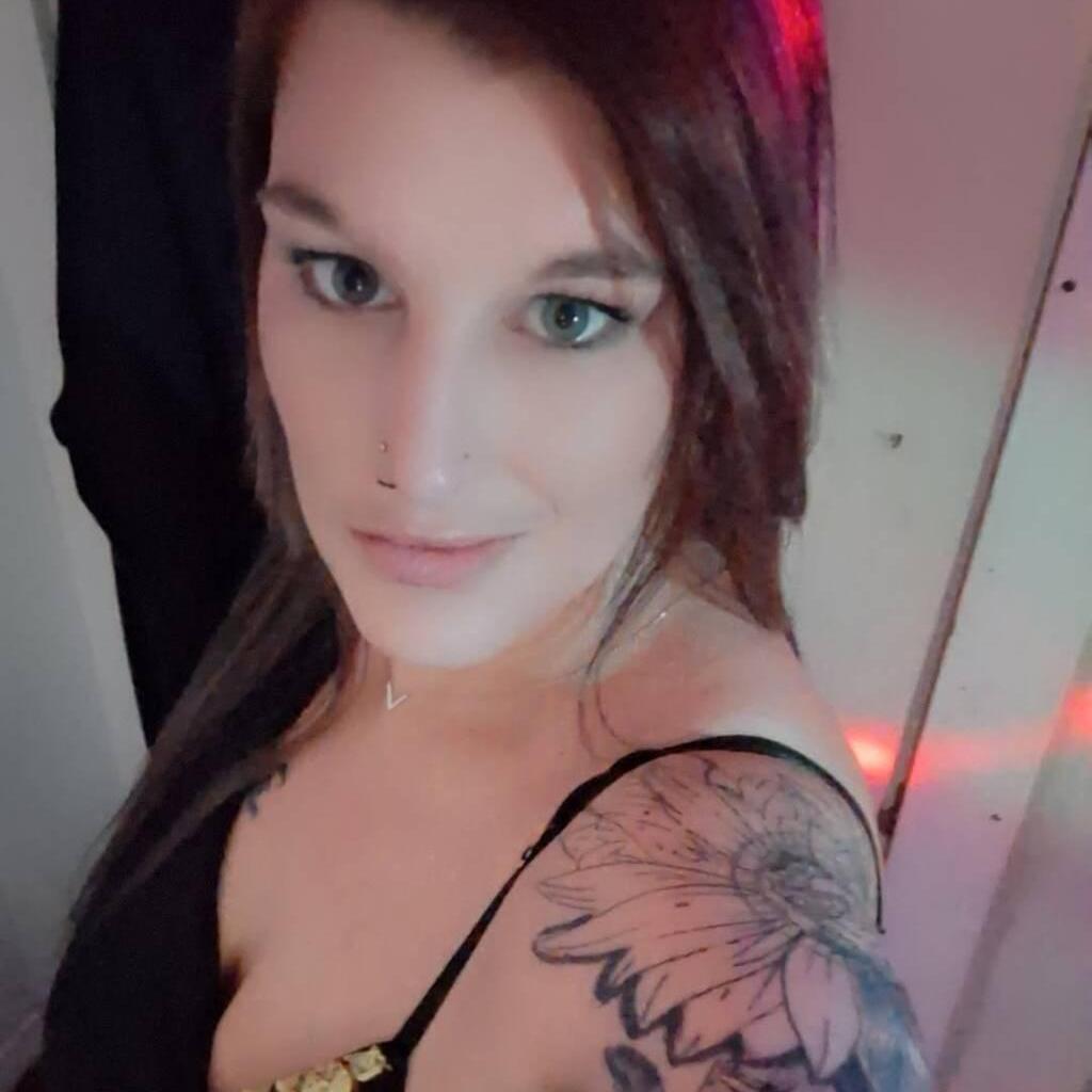 
                        Saralynn 6-5-5-9-7-3-6
                     is Female Escorts. | Moncton | New Brunswick | Canada | canadatopescorts.com 