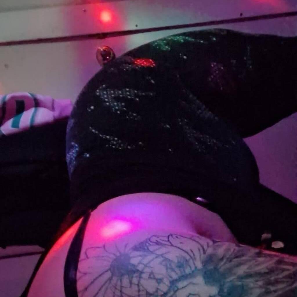 
                        Saralynn 6-5-5-9-7-3-6
                     is Female Escorts. | Moncton | New Brunswick | Canada | canadatopescorts.com 