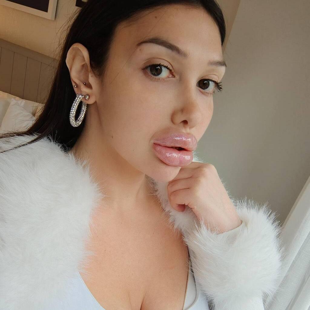 
                        Sarah
                     is Female Escorts. | Toronto | Ontario | Canada | canadatopescorts.com 