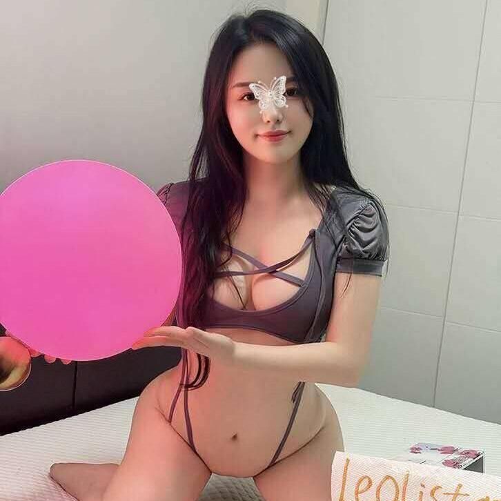 
                        Emma
                     is Female Escorts. | belleville | Ontario | Canada | canadatopescorts.com 