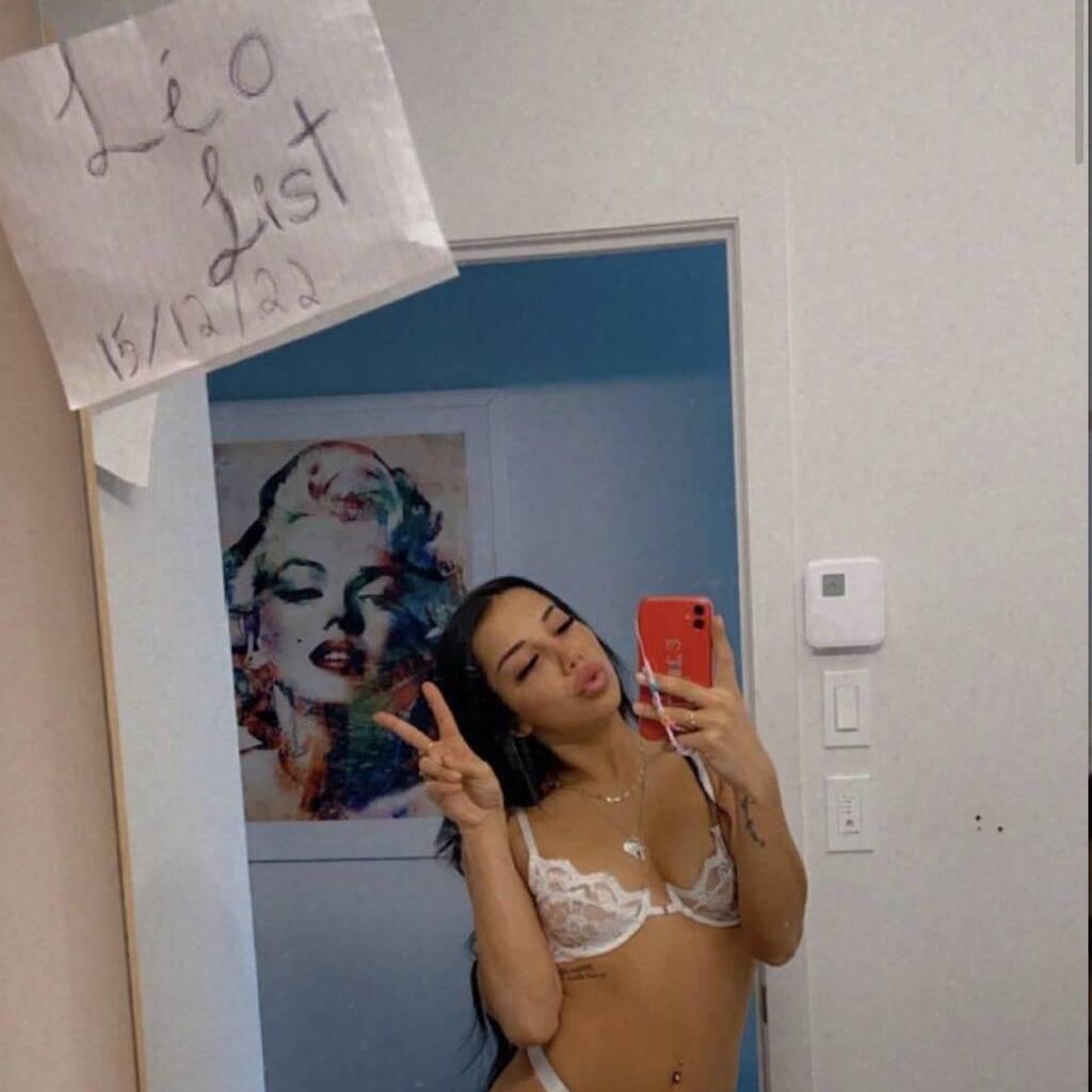 
                        jenny
                     is Female Escorts. | Quebec City | Quebec | Canada | canadatopescorts.com 