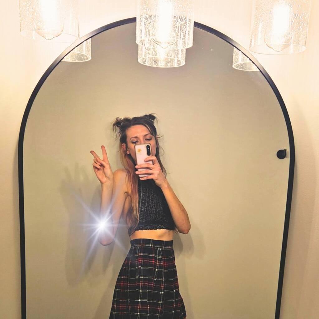 
                        Charlotte de Webb
                     is Female Escorts. | Kelowna | British Columbia | Canada | canadatopescorts.com 