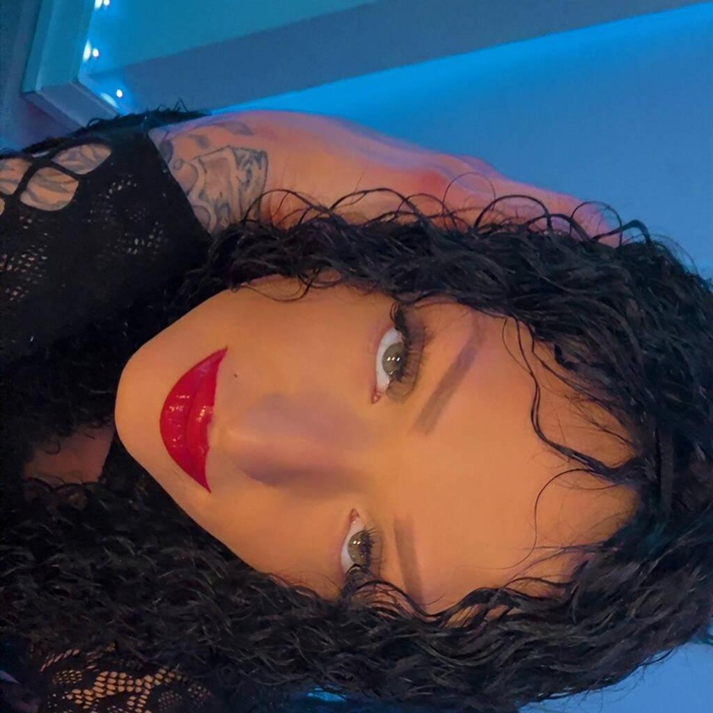 
                        Khloe
                     is Female Escorts. | Hamilton | Ontario | Canada | canadatopescorts.com 