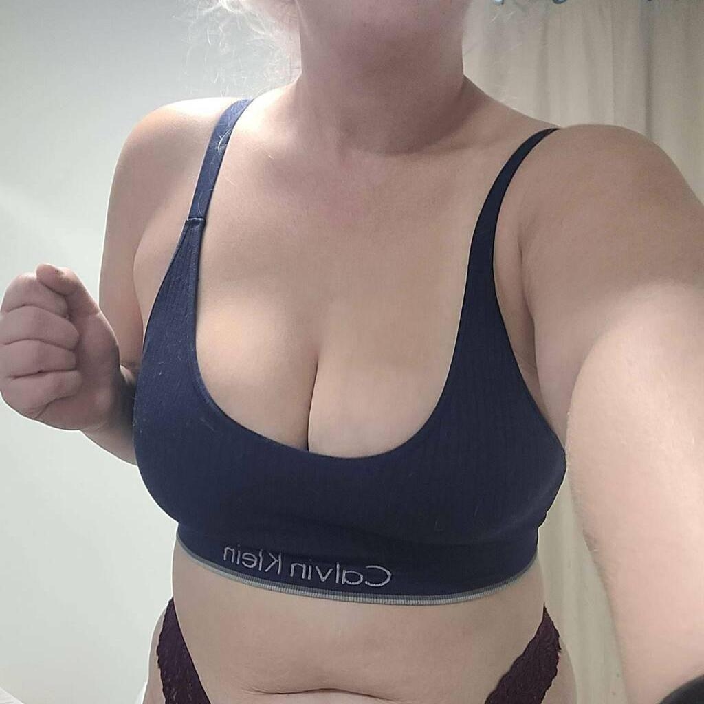 
                        Anne-rose
                     is Female Escorts. | Quebec City | Quebec | Canada | canadatopescorts.com 