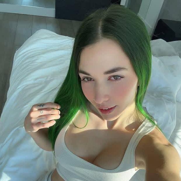 
                        Ellie
                     is Female Escorts. | St. Albert | Alberta | Canada | canadatopescorts.com 