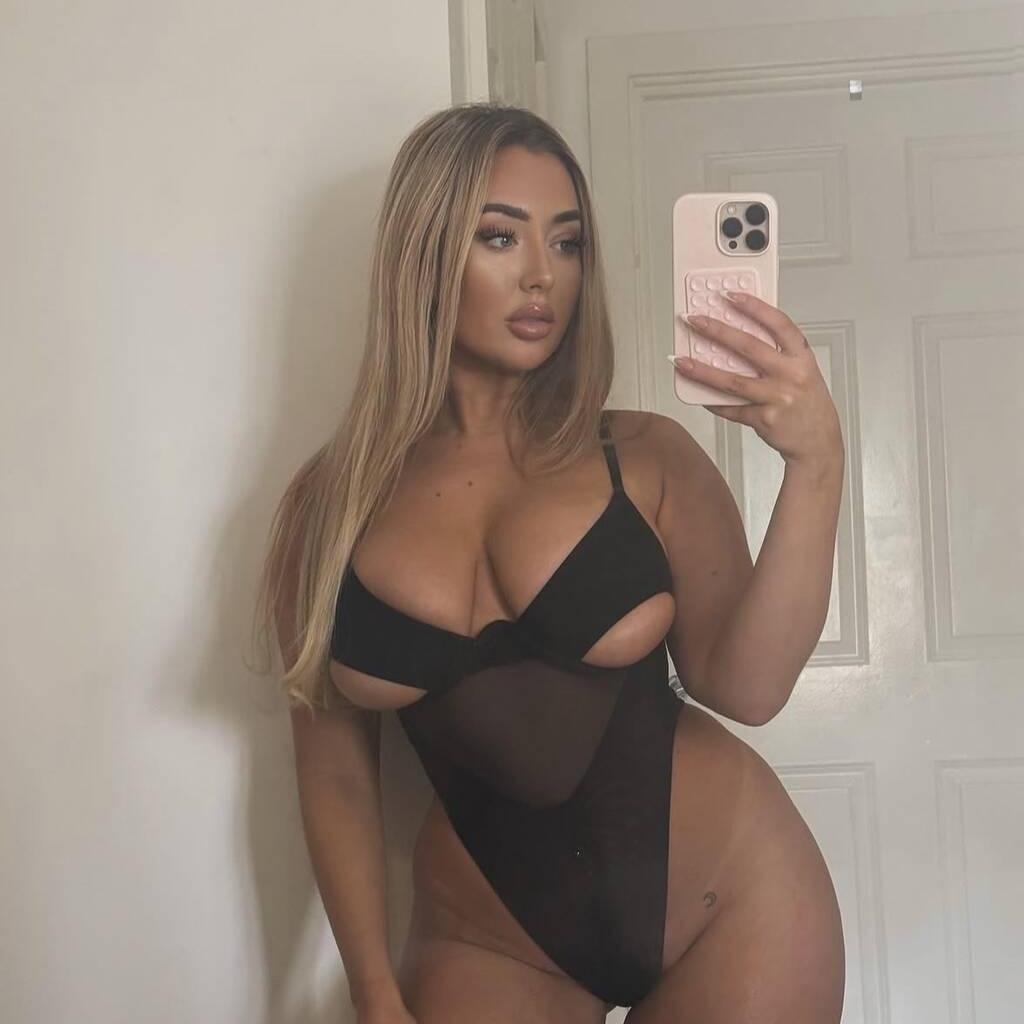 
                        Nina
                     is Female Escorts. | windsor | Ontario | Canada | canadatopescorts.com 