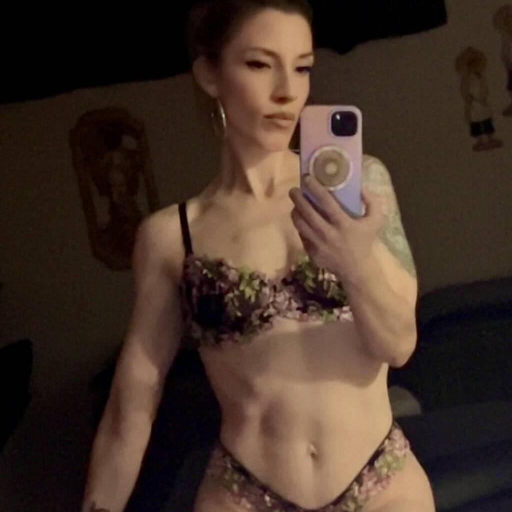 
                        Million$ Aka Willow
                     is Female Escorts. | Regina | Saskatchewan | Canada | canadatopescorts.com 