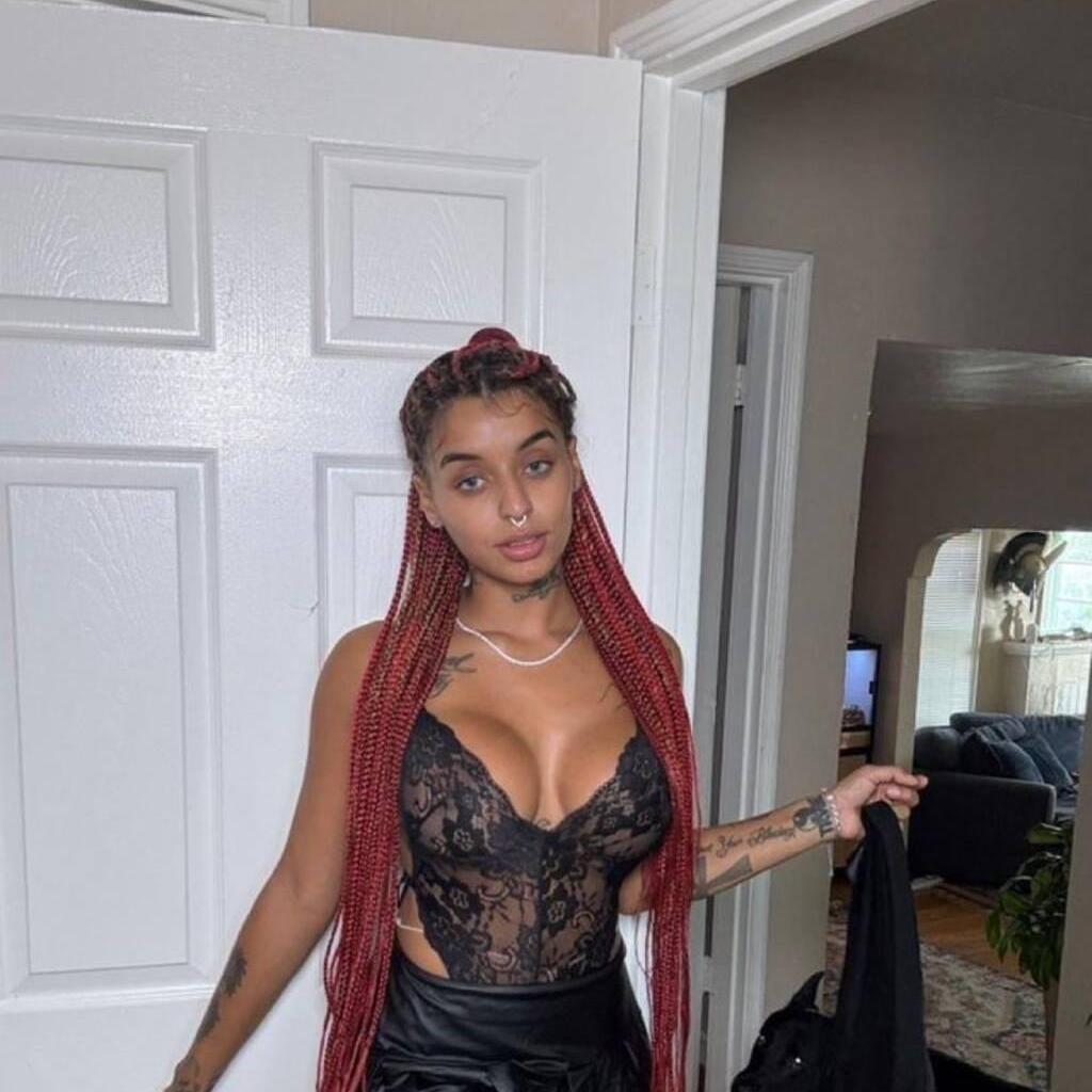
                        Emma banks
                     is Female Escorts. | Fredericton | New Brunswick | Canada | canadatopescorts.com 