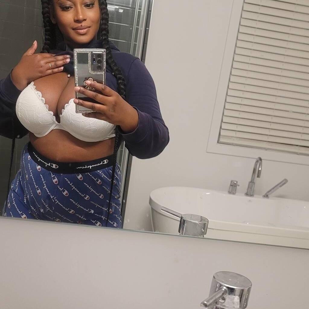 
                        Vivi Love
                     is Female Escorts. | Quebec City | Quebec | Canada | canadatopescorts.com 