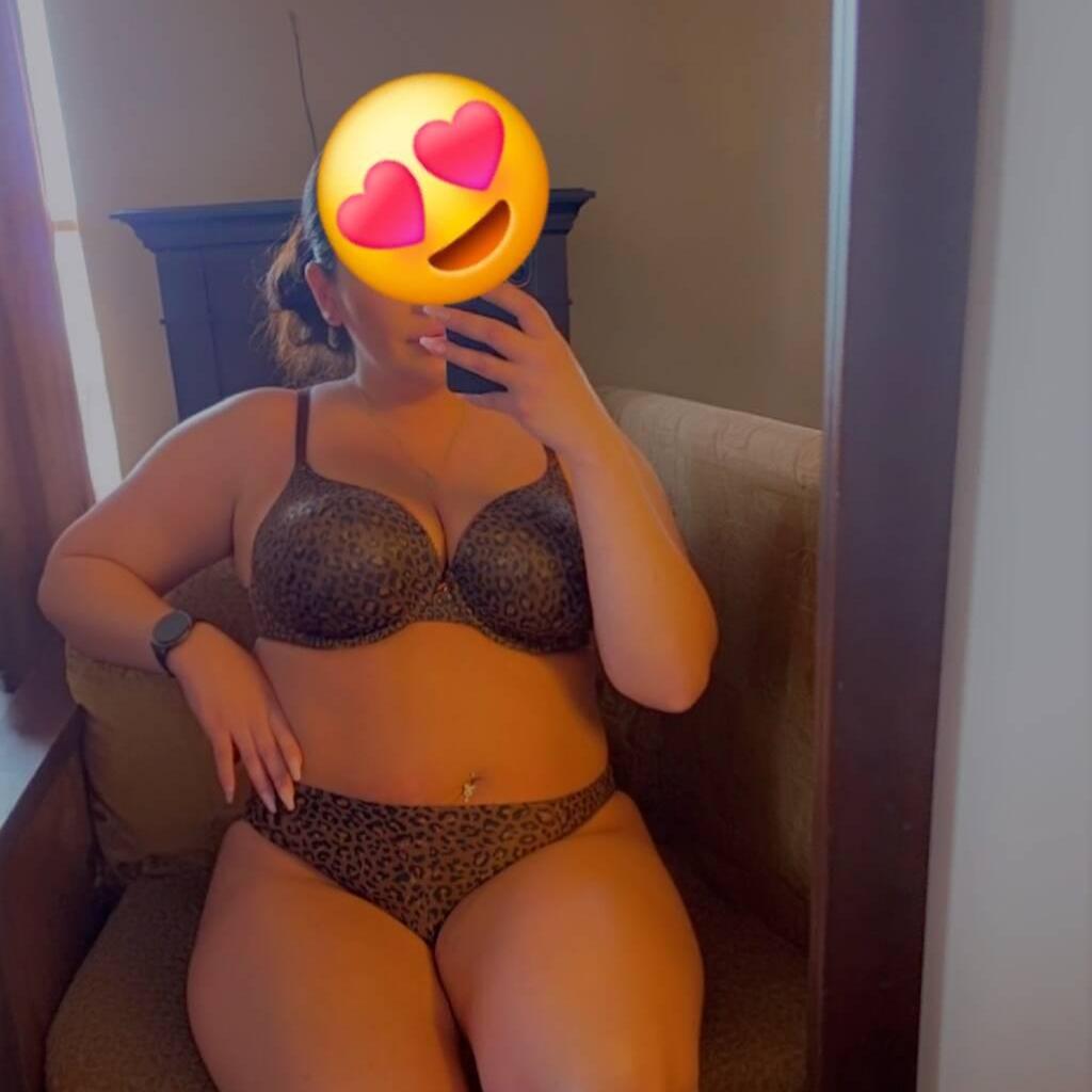 
                        Selena
                     is Female Escorts. | Barrie | Ontario | Canada | canadatopescorts.com 