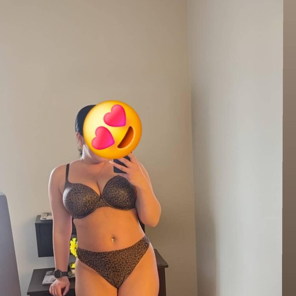 
                        Selena
                     is Female Escorts. | Barrie | Ontario | Canada | canadatopescorts.com 