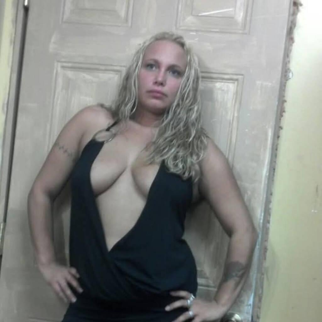 
                        JENNA LEE MOORE
                     is Female Escorts. | windsor | Ontario | Canada | canadatopescorts.com 