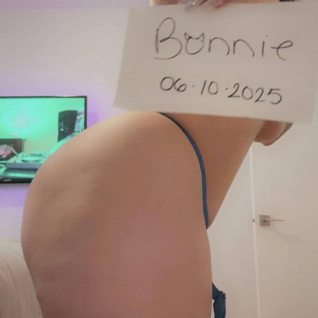 
                        Bonnie
                     is Female Escorts. | Quebec City | Quebec | Canada | canadatopescorts.com 