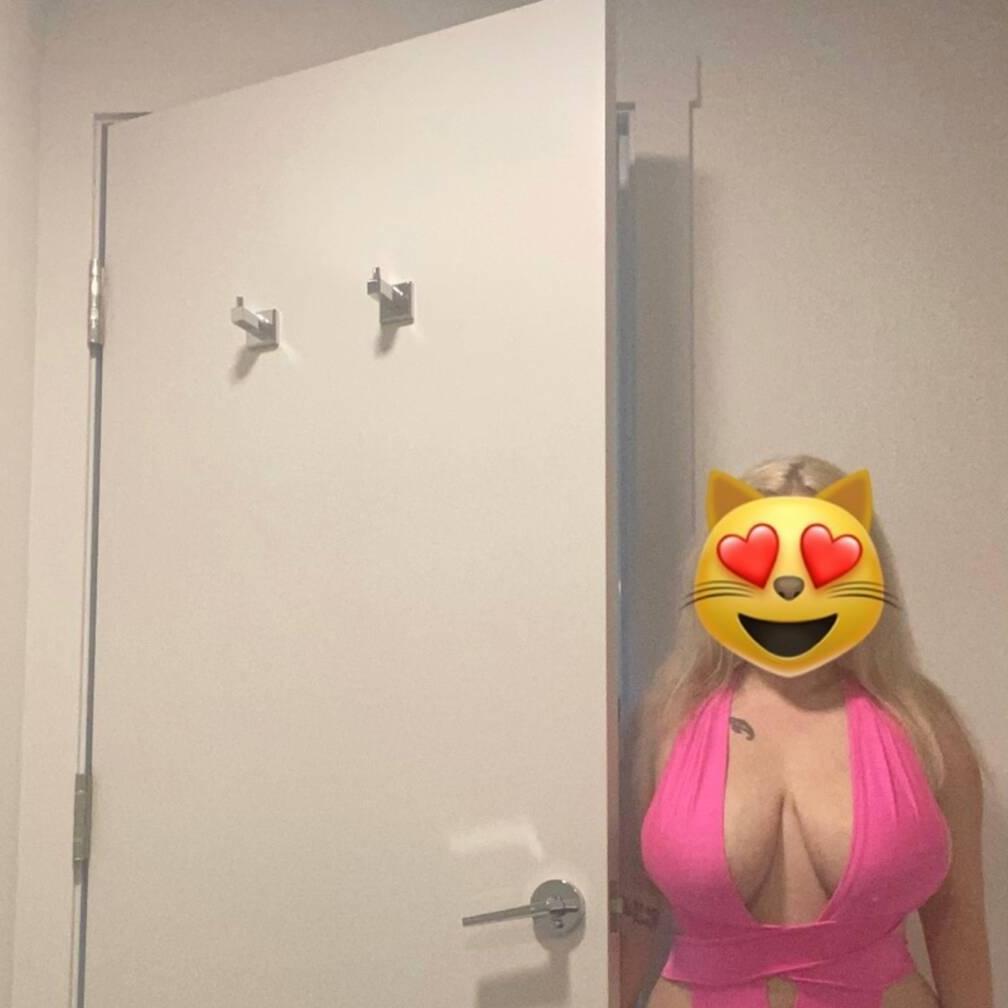 
                        Bella
                     is Female Escorts. | Montreal | Quebec | Canada | canadatopescorts.com 