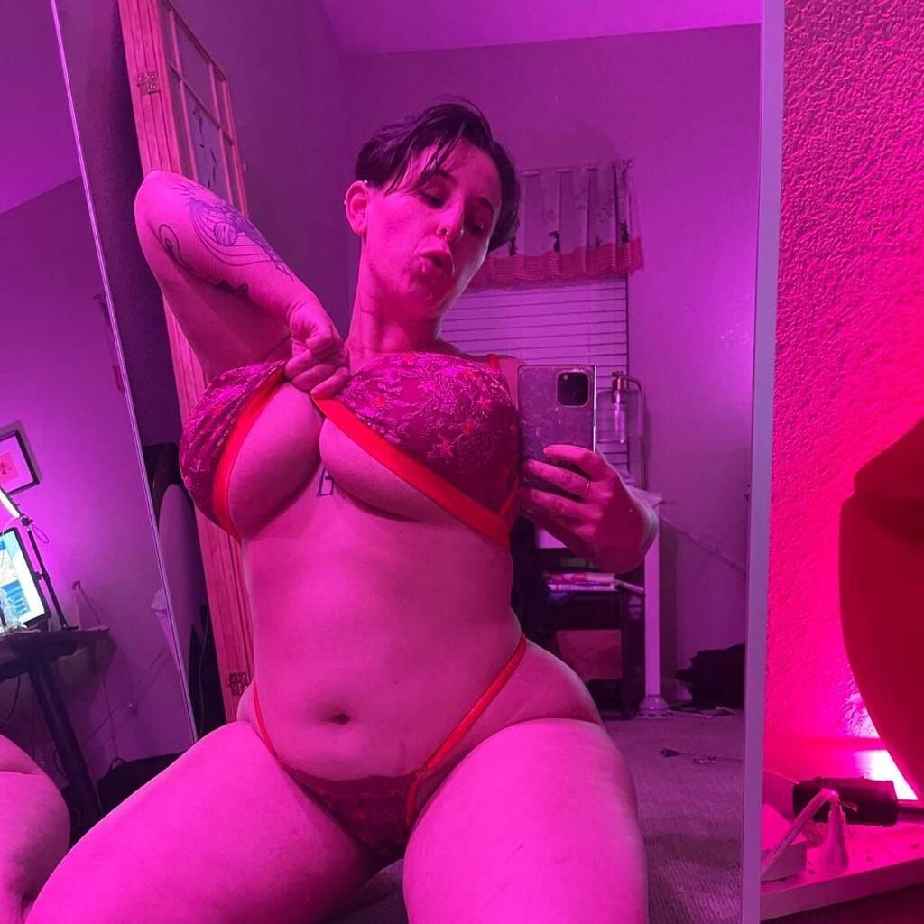 
                        Sarah
                     is Female Escorts. | Cariboo | British Columbia | Canada | canadatopescorts.com 