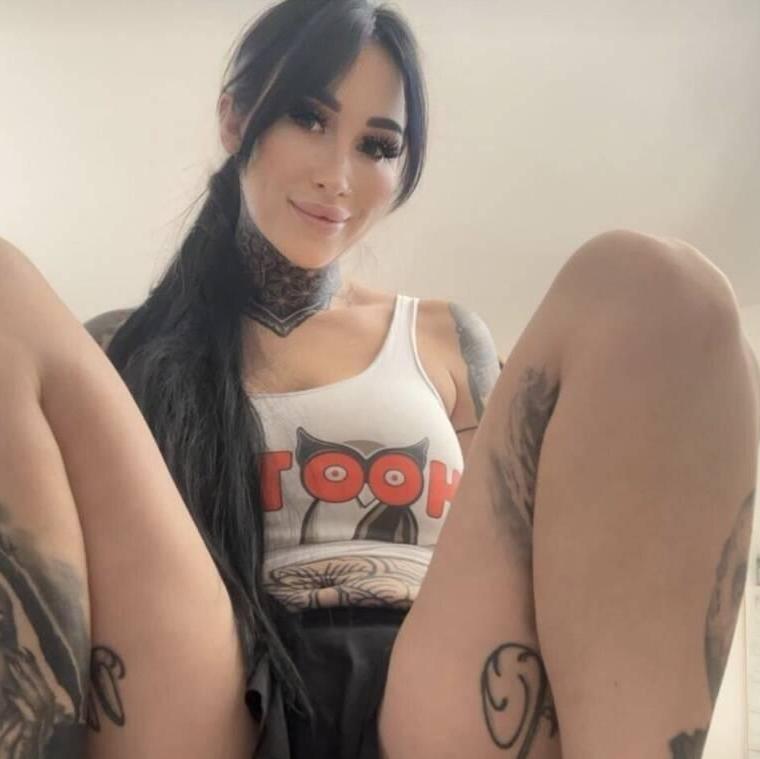 
                        Amber
                     is Female Escorts. | Comox Balley | British Columbia | Canada | canadatopescorts.com 