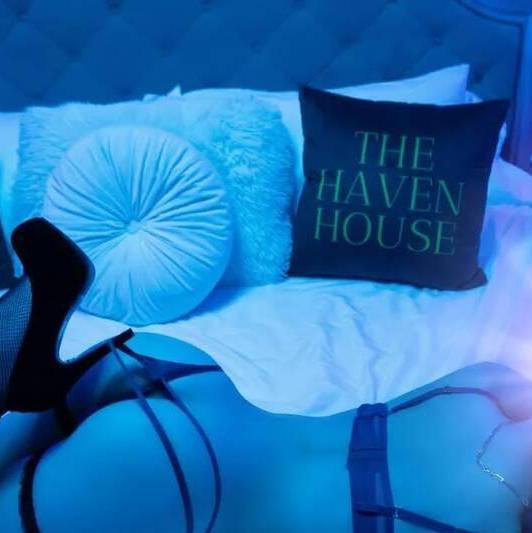 
                        Haven
                     is Female Escorts. | Regina | Saskatchewan | Canada | canadatopescorts.com 