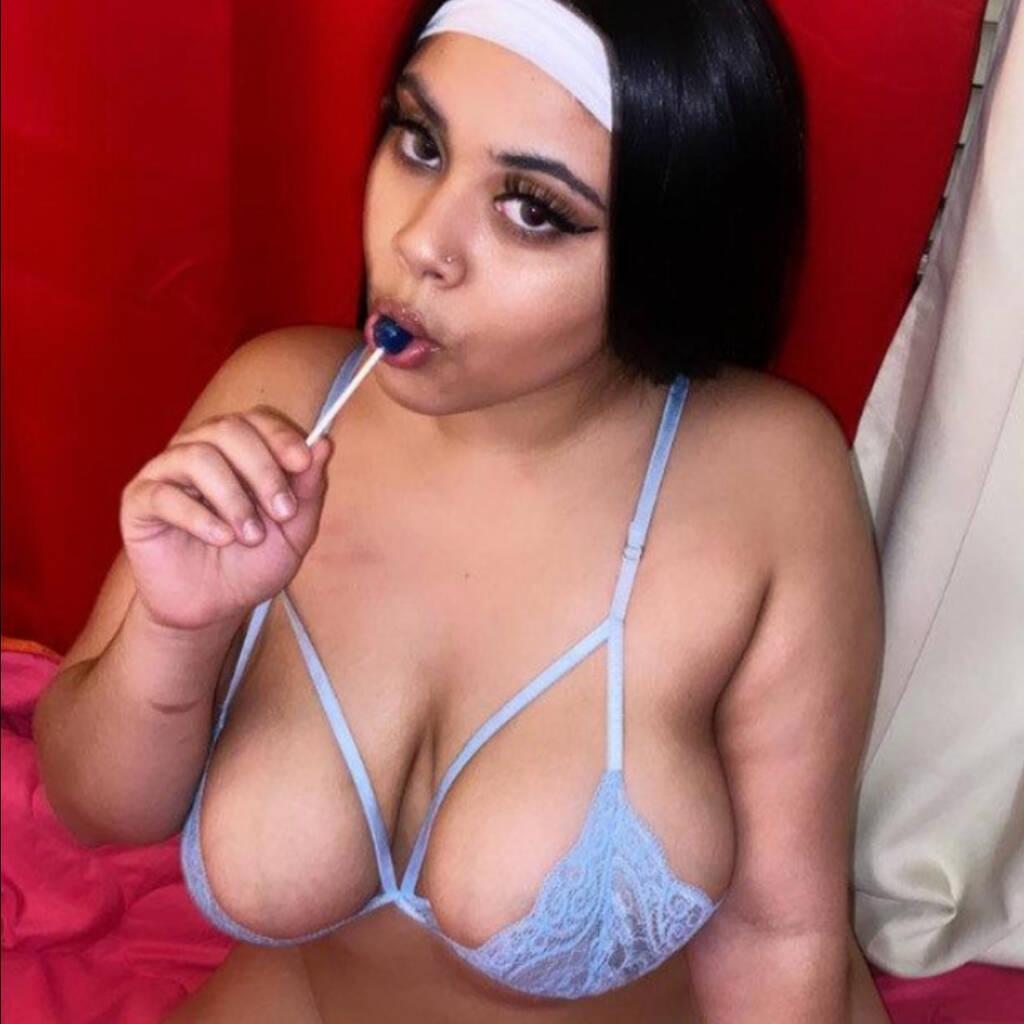 
                        Mariah
                     is Female Escorts. | Quebec City | Quebec | Canada | canadatopescorts.com 