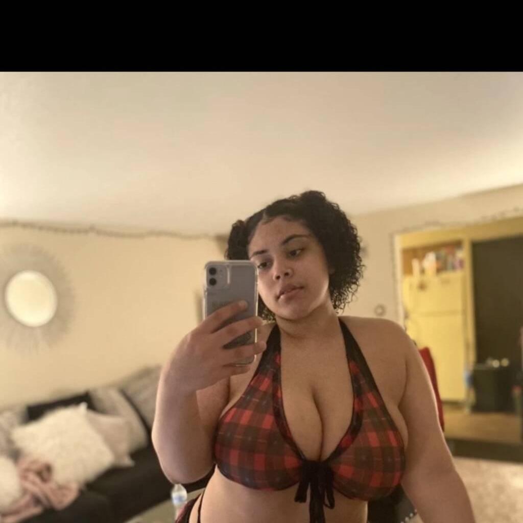 
                        Mariah
                     is Female Escorts. | Quebec City | Quebec | Canada | canadatopescorts.com 