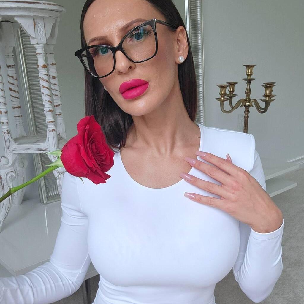 
                        VESNA : FOREiGN FELiNE
                     is Female Escorts. | Regina | Saskatchewan | Canada | canadatopescorts.com 