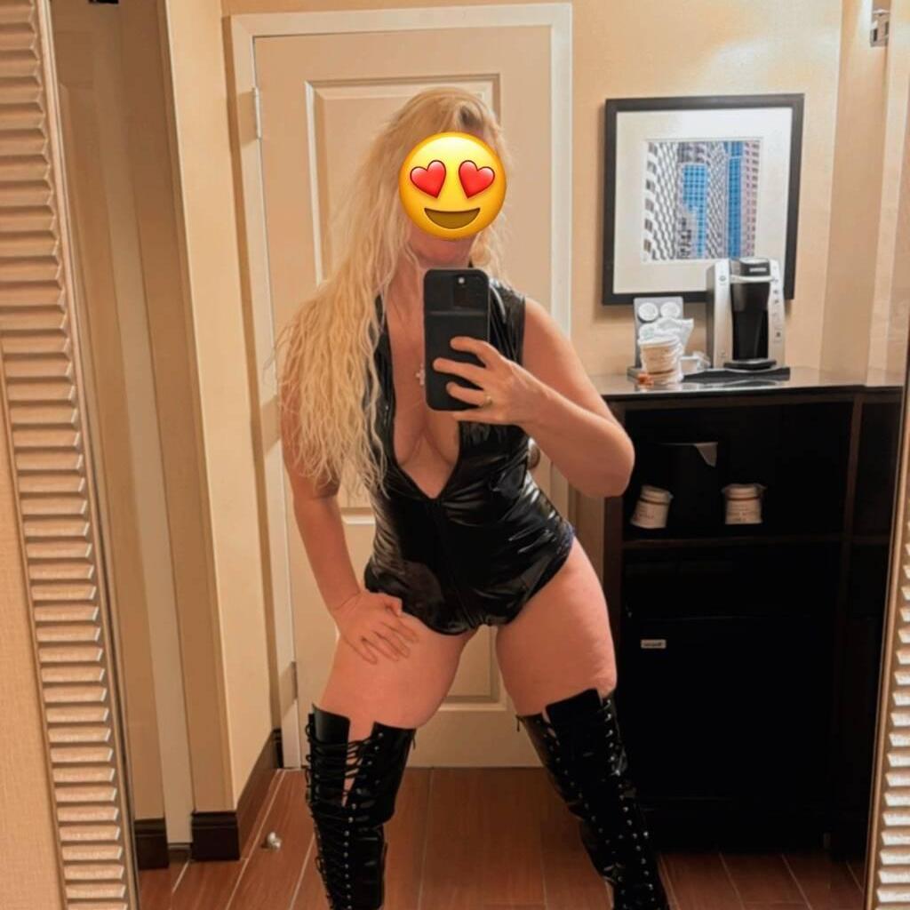 
                        Aline
                     is Female Escorts. | Toronto | Ontario | Canada | canadatopescorts.com 