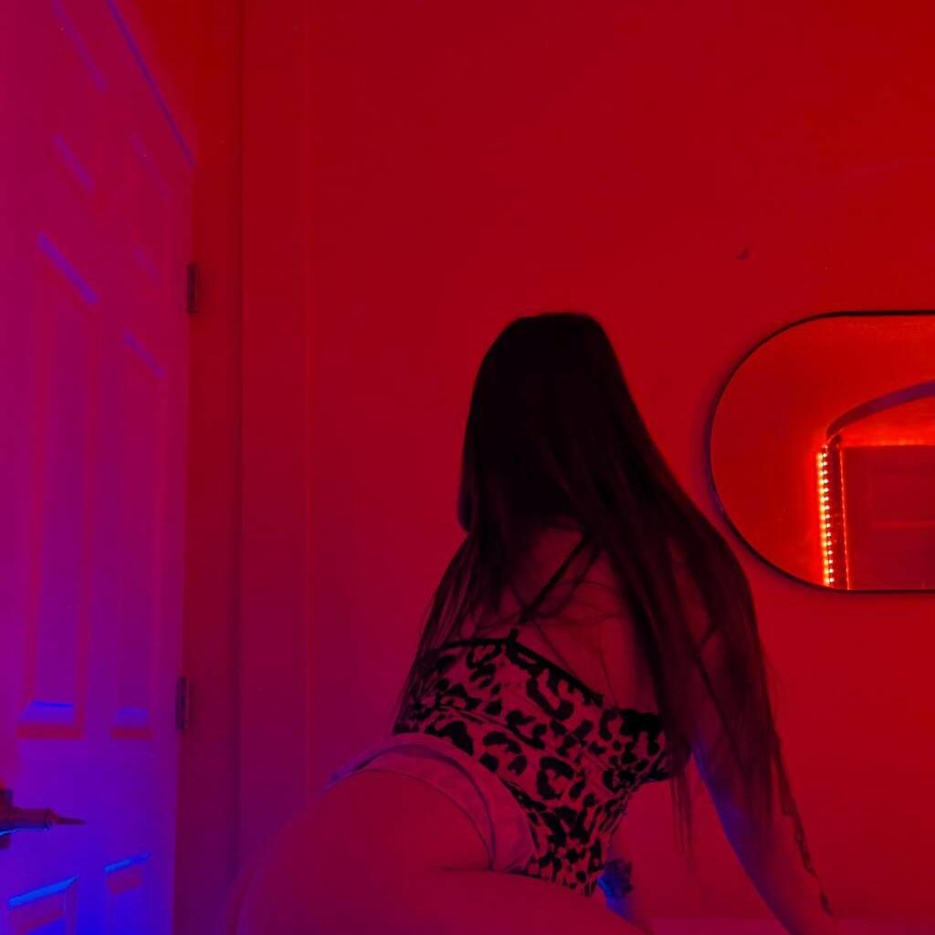 
                        Roxy
                     is Female Escorts. | Vancouver | British Columbia | Canada | canadatopescorts.com 