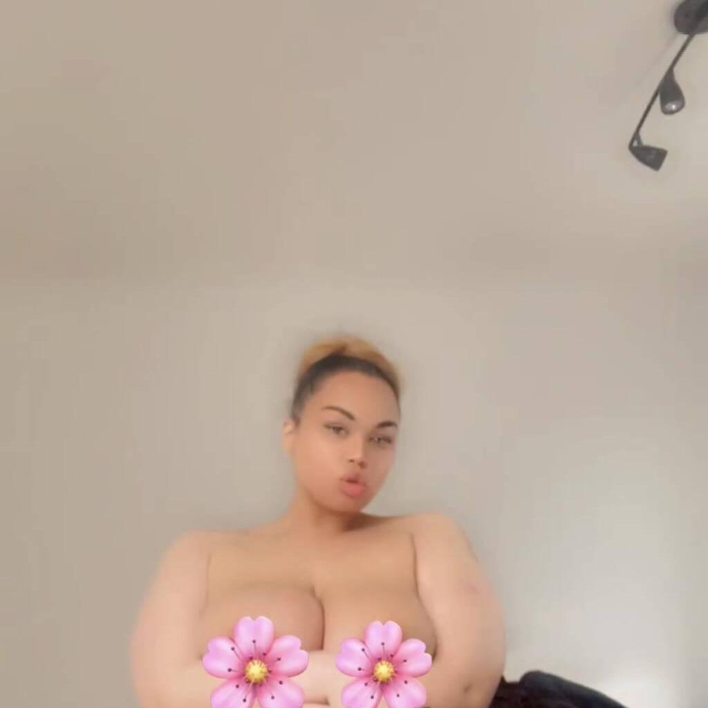 
                        ELLYNA
                     is Female Escorts. | Quebec City | Quebec | Canada | canadatopescorts.com 