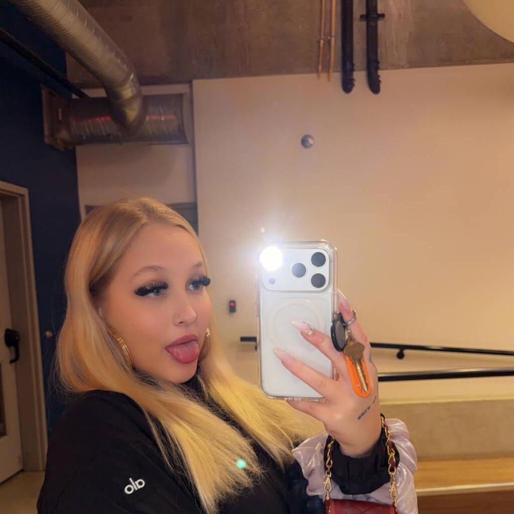 
                        Sweetlove
                     is Female Escorts. | Vancouver | British Columbia | Canada | canadatopescorts.com 