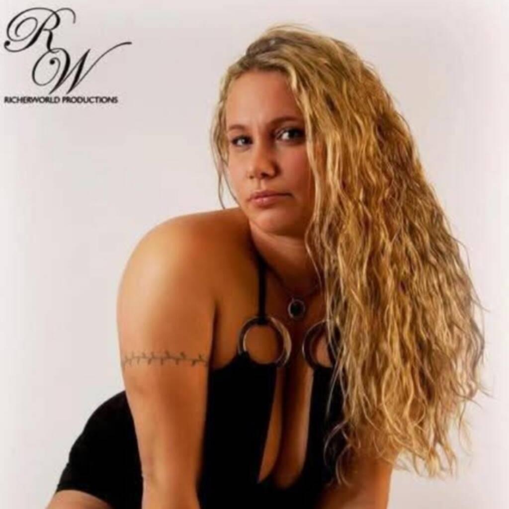 
                        JENNA LEE MOORE
                     is Female Escorts. | windsor | Ontario | Canada | canadatopescorts.com 