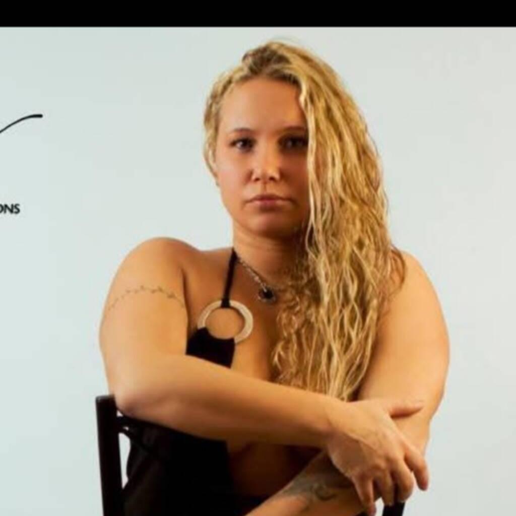 
                        JENNA LEE MOORE
                     is Female Escorts. | windsor | Ontario | Canada | canadatopescorts.com 