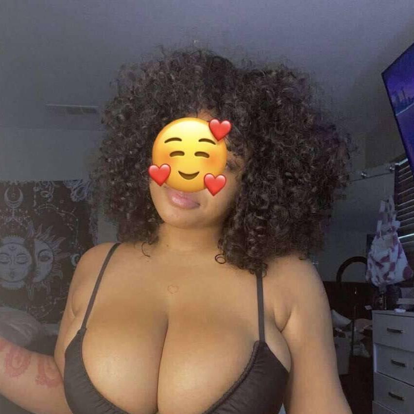 
                        Mia
                     is Female Escorts. | Kingston | Ontario | Canada | canadatopescorts.com 