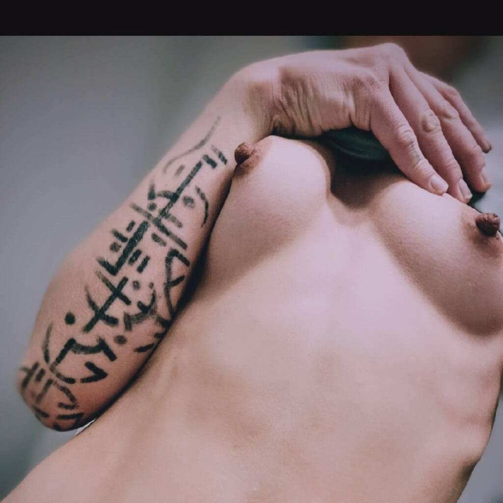 
                        Zoe  Leigh
                     is Female Escorts. | Calgary | Alberta | Canada | canadatopescorts.com 