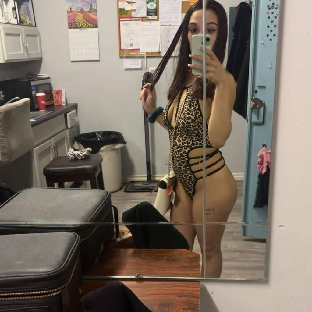 
                        Rosa
                     is Female Escorts. | Toronto | Ontario | Canada | canadatopescorts.com 
