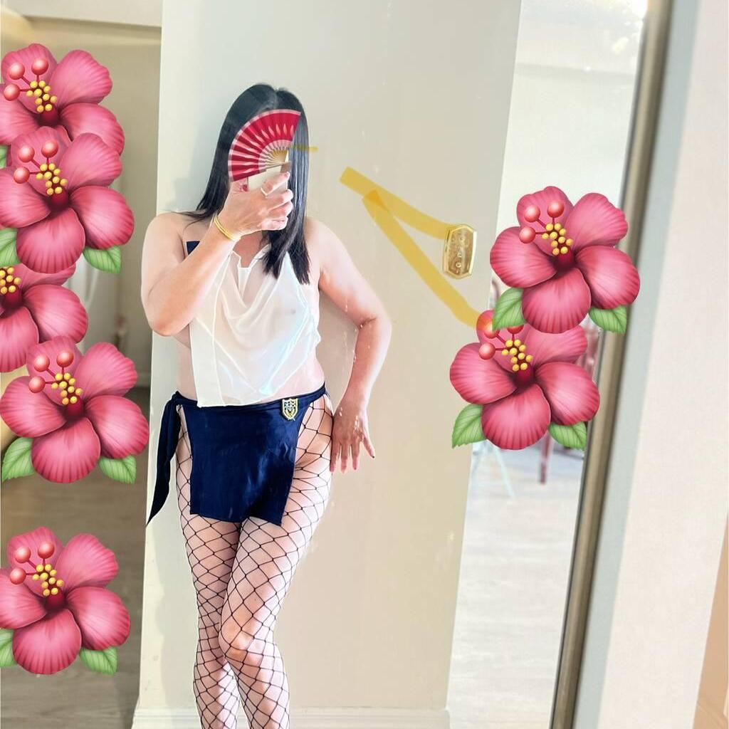 
                        Helen
                     is Female Escorts. | Vancouver | British Columbia | Canada | canadatopescorts.com 