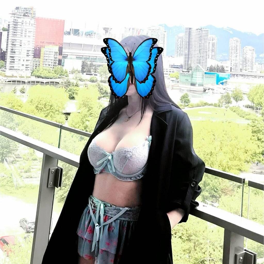 
                        Helen
                     is Female Escorts. | Vancouver | British Columbia | Canada | canadatopescorts.com 