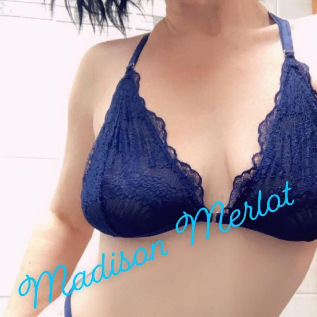 
                        Madison Merlot
                     is Female Escorts. | Guelph | Ontario | Canada | canadatopescorts.com 