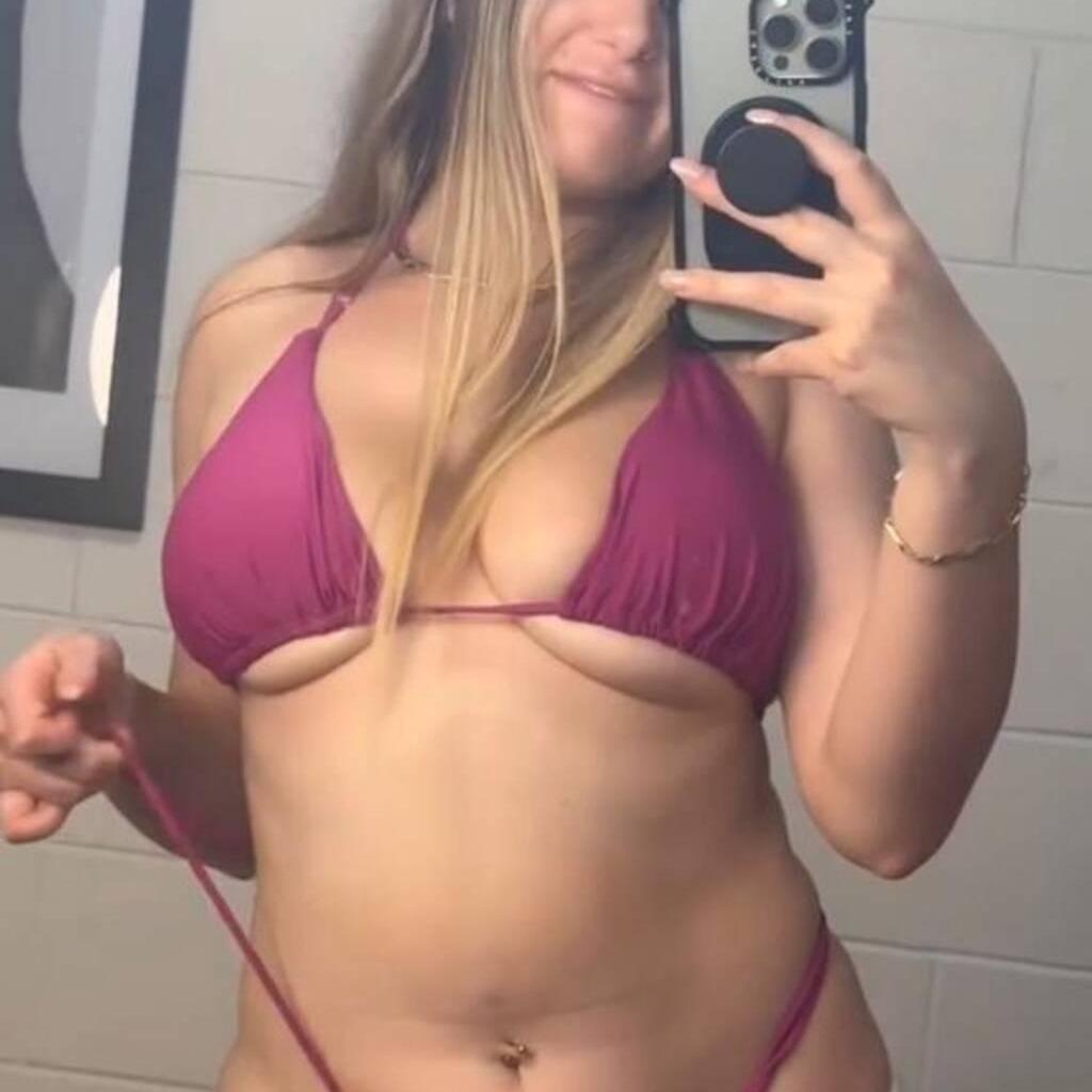 
                        Cythia
                     is Female Escorts. | Comox Balley | British Columbia | Canada | canadatopescorts.com 