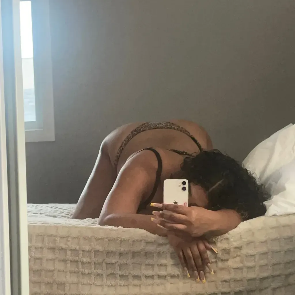 
                        Kiki
                     is Female Escorts. | Winnipeg | Manitoba | Canada | canadatopescorts.com 