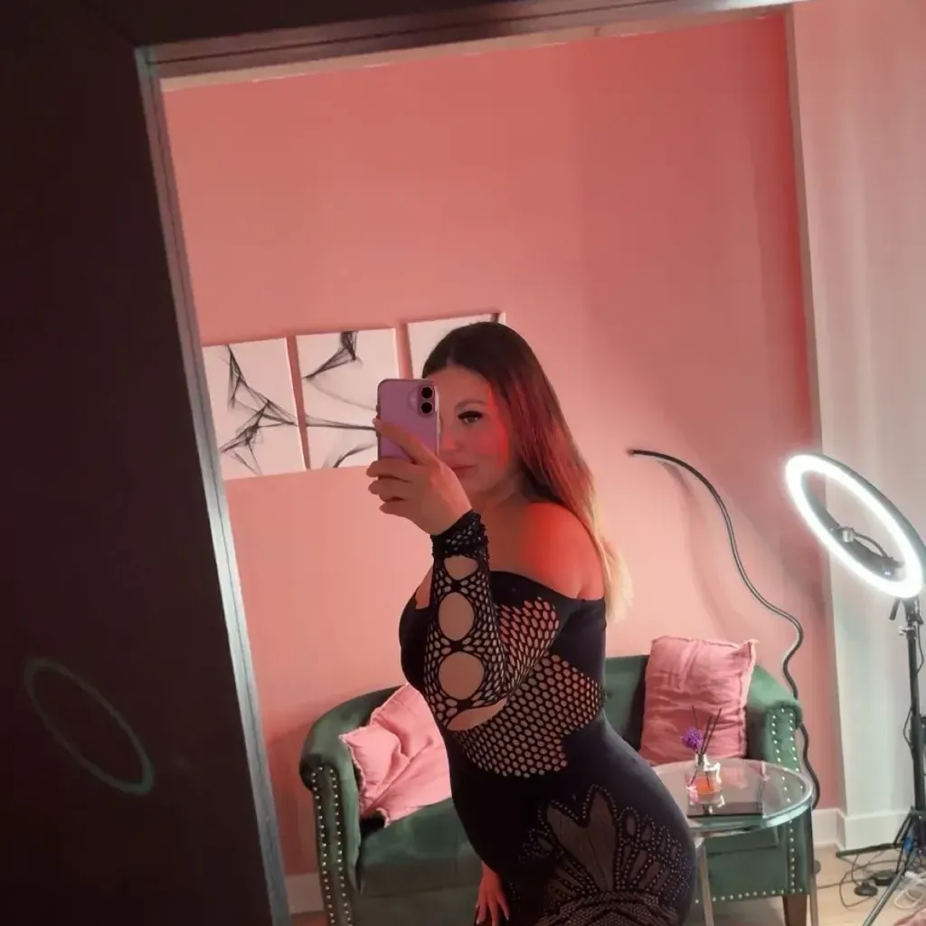 
                        Selena
                     is Female Escorts. | Quebec City | Quebec | Canada | canadatopescorts.com 