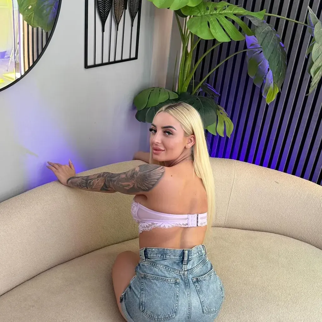 
                        Candy Karma
                     is Female Escorts. | Saskatoon | Saskatchewan | Canada | canadatopescorts.com 