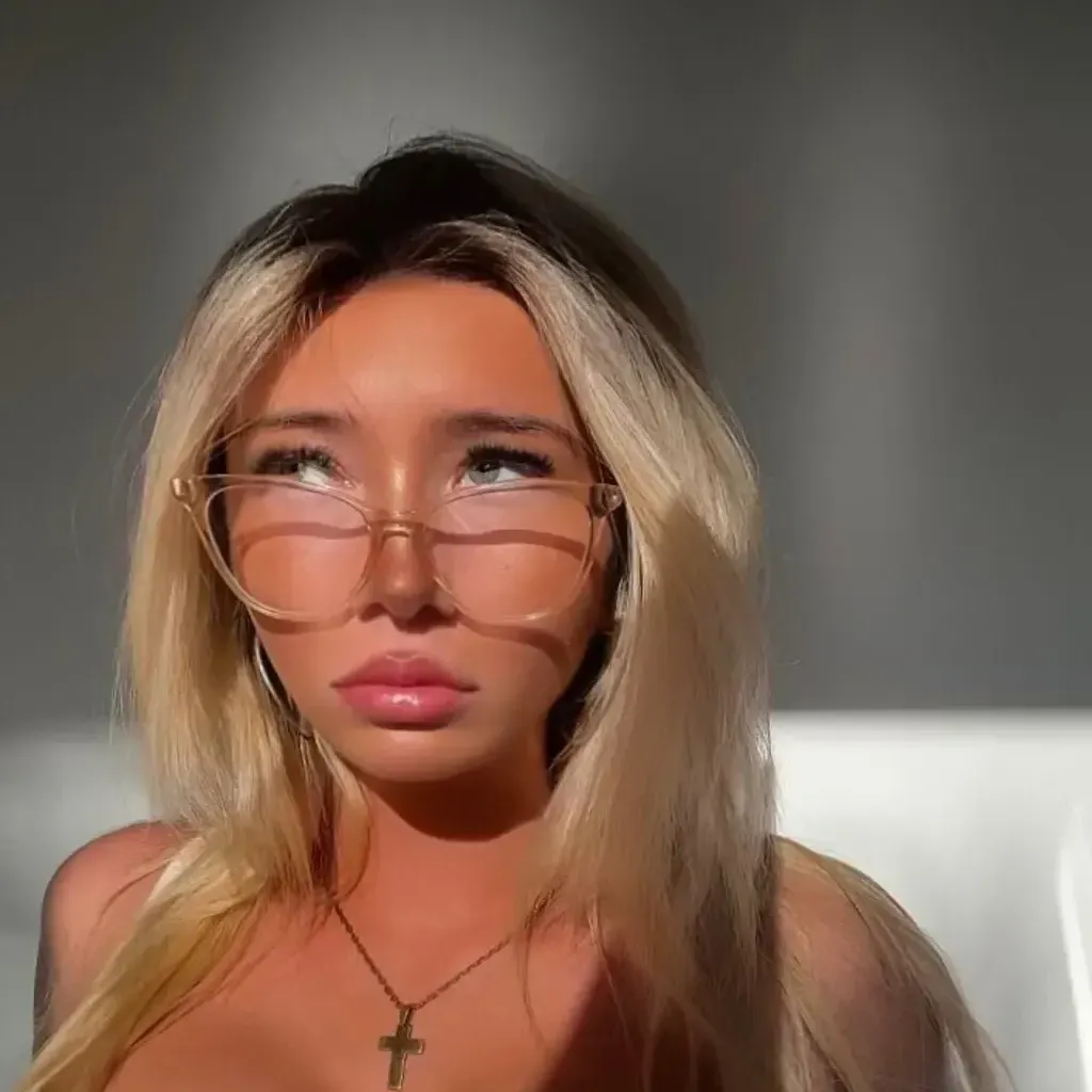 
                        dakota
                     is Female Escorts. | Moncton | New Brunswick | Canada | canadatopescorts.com 