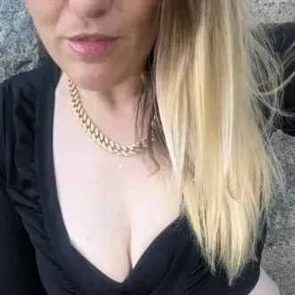 
                        Erica styles
                     is Female Escorts. | Comox Balley | British Columbia | Canada | canadatopescorts.com 