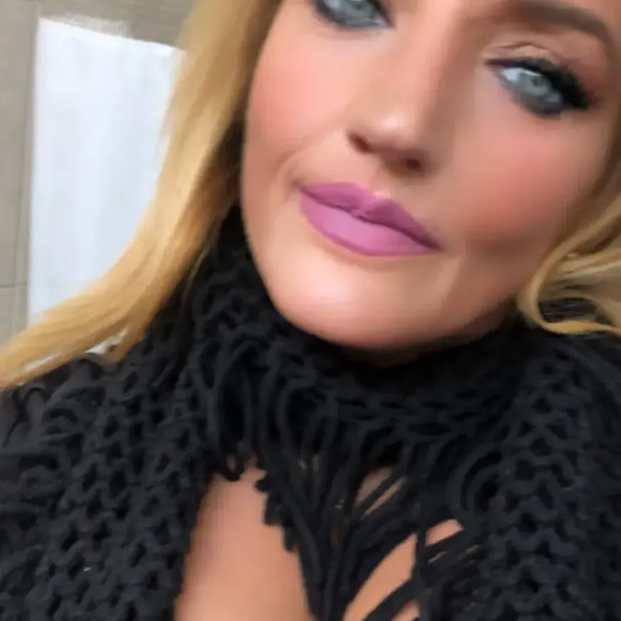 
                        Fadora Hess
                     is Female Escorts. | Chatham | Ontario | Canada | canadatopescorts.com 